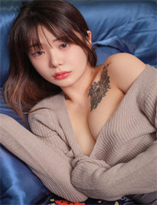 男同桌含着我的奶边摸边做/插着几把写作业